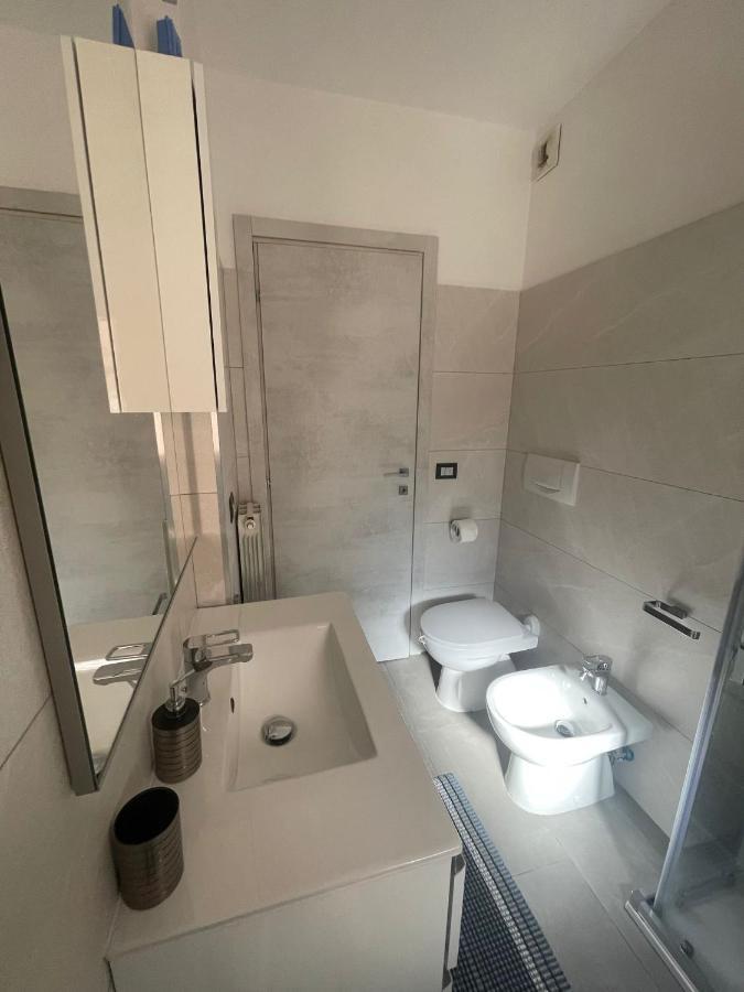 Apartment Sweet Lullaby Rom